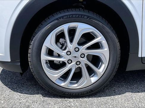 New 2027 Chevrolet Bolt LT w/ LPO, All-Weather Package FWD image 7