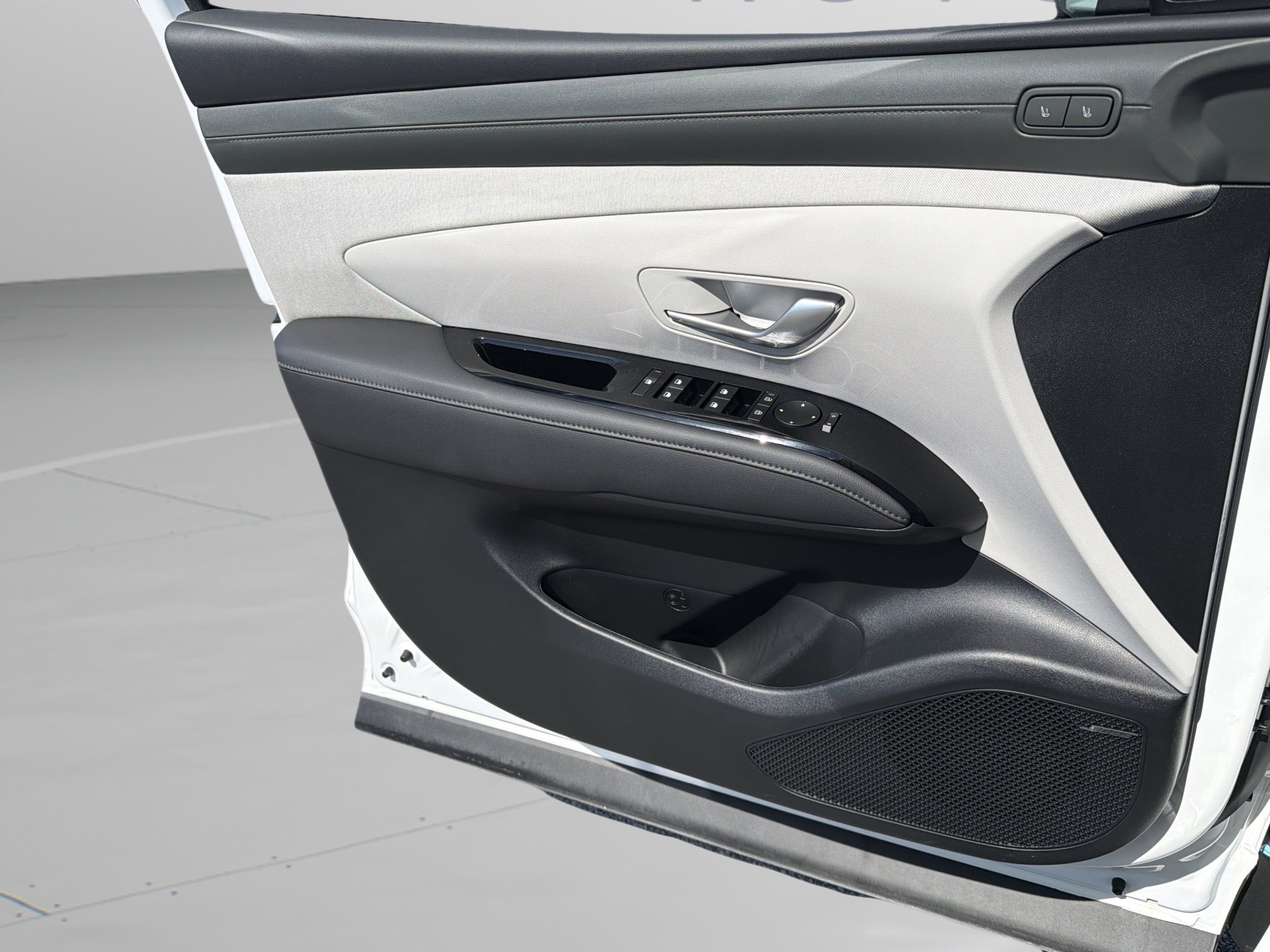 New 2026 Hyundai Tucson Limited FWD image 13