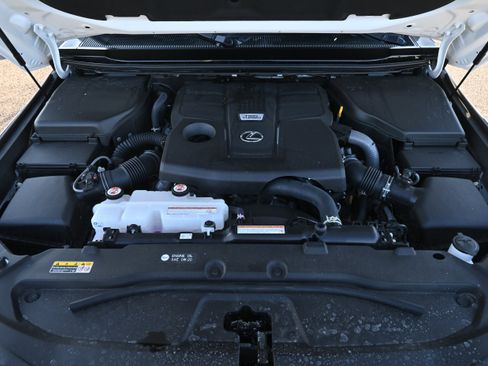 Used 2025 Lexus GX 550 w/ Accessory Package (2T) image 26