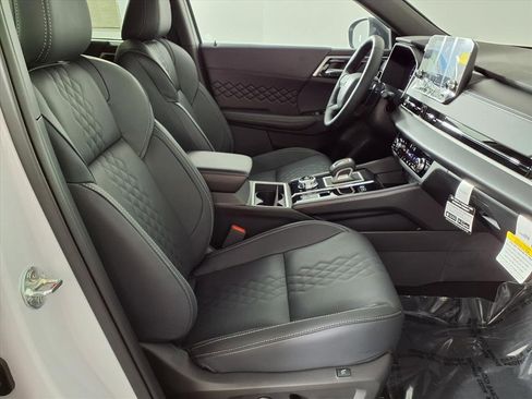 New 2025 Mitsubishi Outlander SEL Black Edition image 9