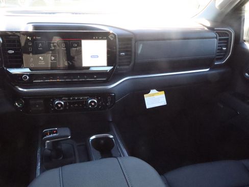 New 2026 GMC Sierra 1500 SLT image 11