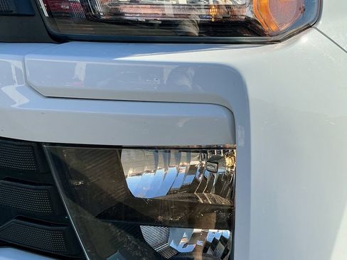 Used 2024 Chevrolet Silverado 2500 Custom w/ Custom Value Package image 8