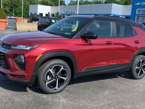 Certified 2023 Chevrolet TrailBlazer RS w/ Sun and Liftgate Package AWD/4WD image 4