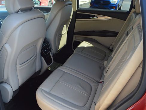 Used 2016 Lincoln MKX Reserve w/ Technology Package AWD/4WD image 19