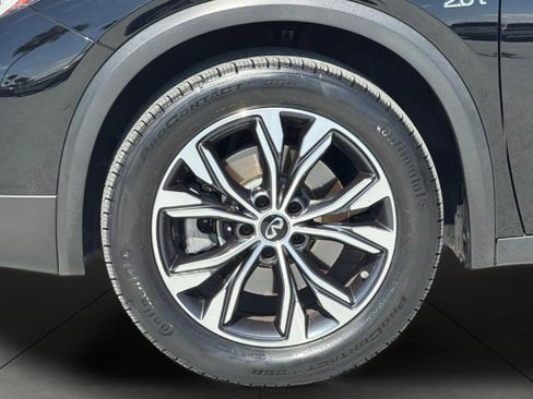 Used 2018 INFINITI QX30 AWD w/ Cargo Package image 25