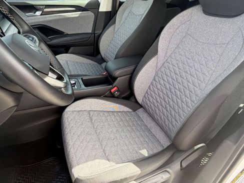 New 2025 Volkswagen Tiguan S FWD image 5