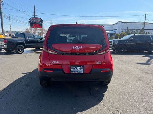 Used 2022 Kia Soul LX image 6