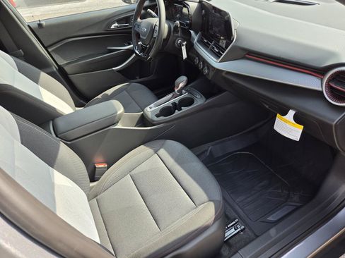 New 2026 Chevrolet Trax RS w/ Sunroof Package FWD image 9