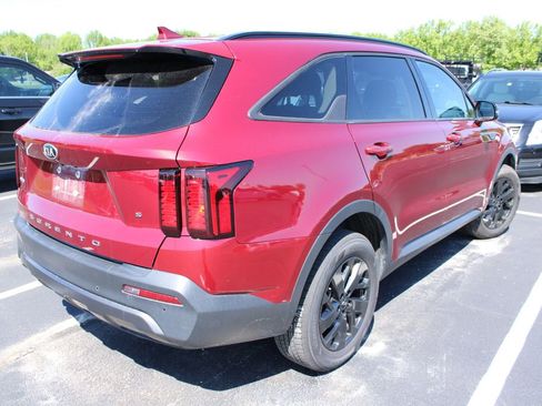 Used 2021 Kia Sorento S AWD/4WD image 4