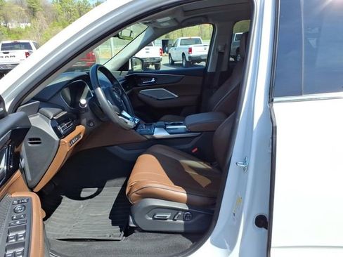 Used 2024 Acura MDX SH-AWD w/ Advance Package image 4