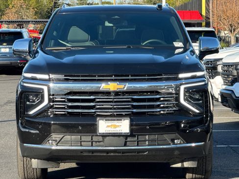 Used 2025 Chevrolet Suburban Premier image 10