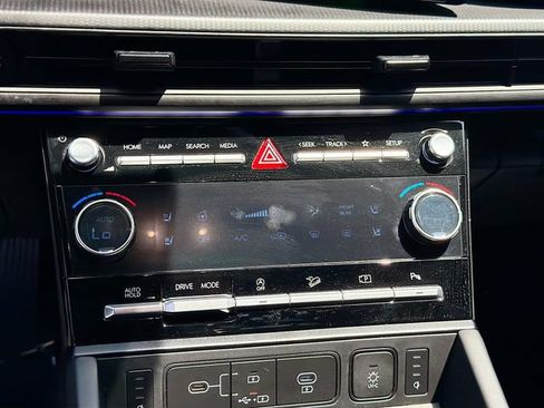 Certified 2025 Hyundai Santa Fe Calligraphy FWD image 16