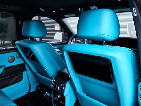 Used 2025 Rolls-Royce Cullinan Black Badge image 45