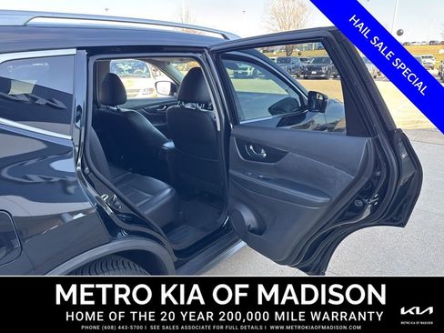 Used 2018 Nissan Rogue SL w/ Premium Package AWD/4WD image 32