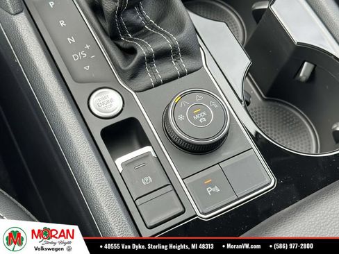 Certified 2023 Volkswagen Atlas SE w/ Panoramic Sunroof Package AWD/4WD image 30