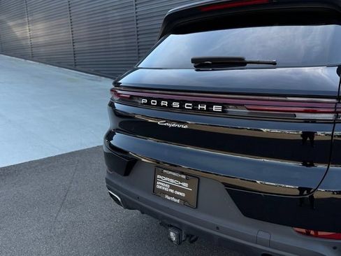 Certified 2024 Porsche Cayenne AWD/4WD image 37