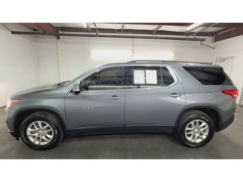 Used 2020 Chevrolet Traverse LT FWD image 5