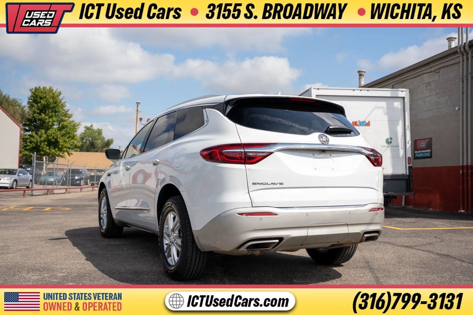 Used 2021 Buick Enclave Essence FWD image 3