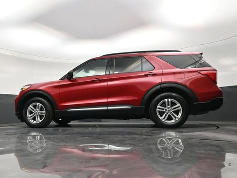 Used 2023 Ford Explorer XLT w/ Equipment Group 202A RWD image 21