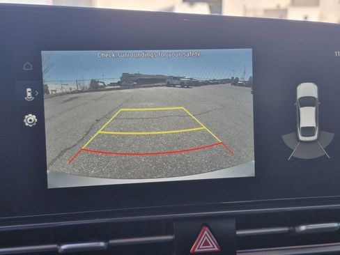 Used 2023 Hyundai Elantra Limited FWD image 25