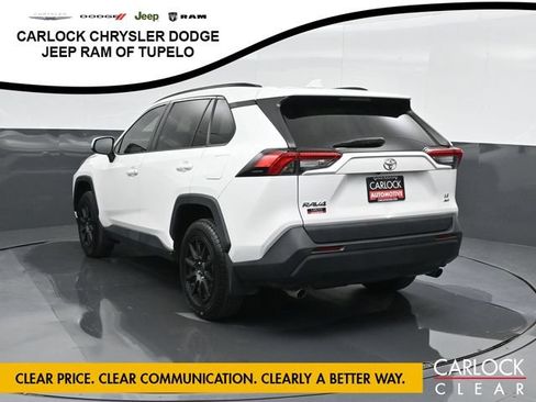Used 2021 Toyota RAV4 LE AWD/4WD image 10