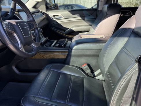 Used 2017 GMC Yukon XL Denali image 5