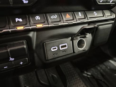 Used 2019 Chevrolet Silverado 1500 RST AWD/4WD image 55