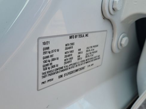 Used 2021 Tesla Model Y Long Range image 36