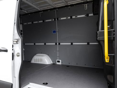 Used 2023 Mercedes-Benz Sprinter 2500 image 32