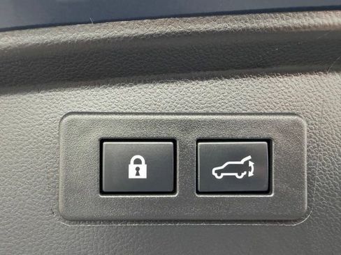 Used 2023 Subaru Outback Premium AWD/4WD image 27