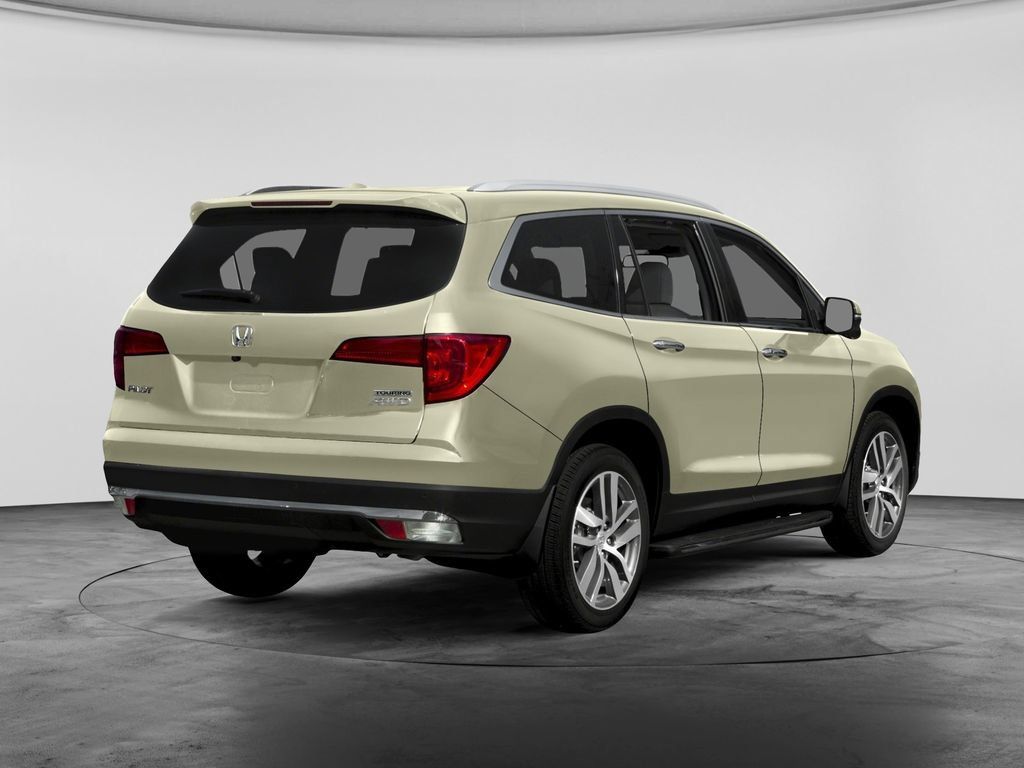 Used 2016 Honda Pilot Touring image 4