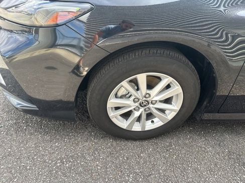 Used 2025 Toyota Camry LE image 9