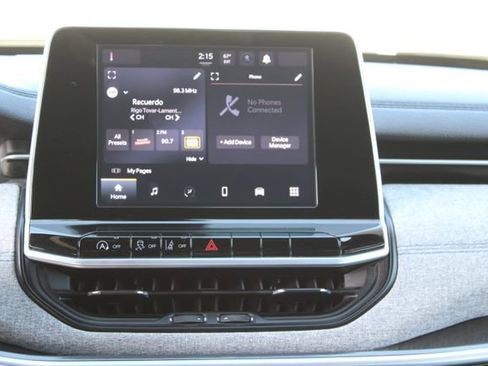 Used 2025 Jeep Compass Latitude image 16