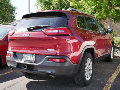 Used 2014 Jeep Cherokee Latitude w/ Cold Weather Group AWD/4WD image 4