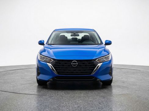 Used 2025 Nissan Sentra SV image 2