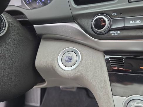 Used 2019 Hyundai Elantra Value Edition image 27