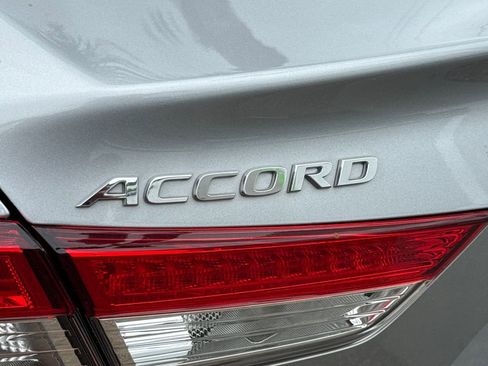 Used 2018 Honda Accord EX-L image 3