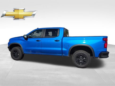 Used 2025 Chevrolet Silverado 1500 ZR2 w/ Technology Package image 4