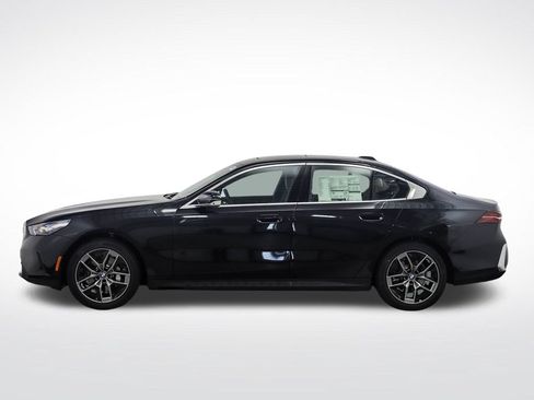 Used 2026 BMW 530i xDrive w/ Premium Package AWD/4WD image 2