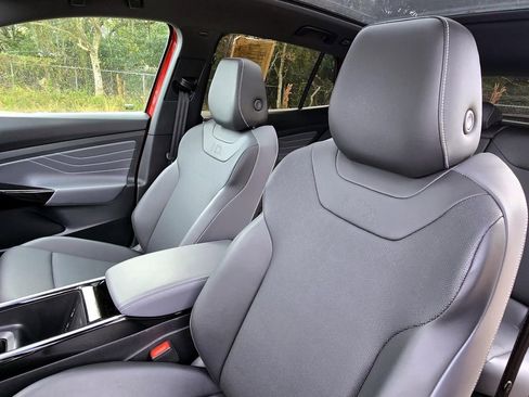 New 2023 Volkswagen ID.4 Pro S image 16