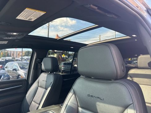 Used 2021 GMC Yukon Denali w/ Denali Premium Package AWD/4WD image 15