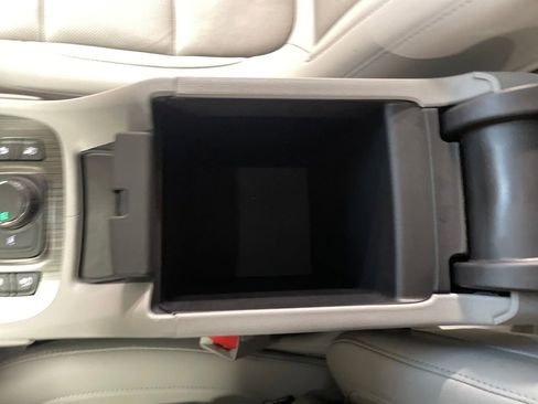 Certified 2023 GMC Acadia SLT w/ Preferred Package image 24