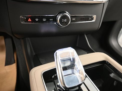 New 2026 Volvo XC90 B6 Ultra w/ Protection Package AWD/4WD image 23