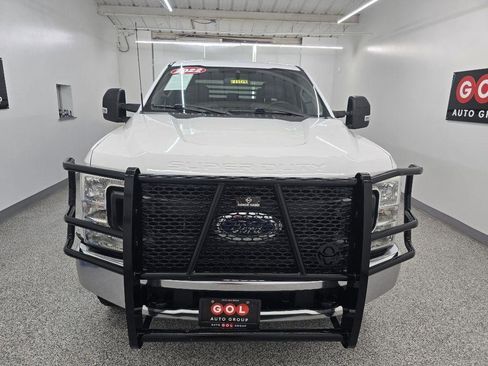 Used 2022 Ford F250 XL w/ Power Equipment Group AWD/4WD image 3