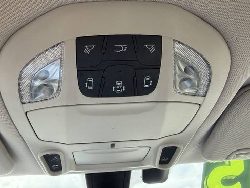 Used 2020 Chrysler Pacifica Limited FWD image 23