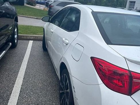 Used 2018 Toyota Corolla SE FWD image 26