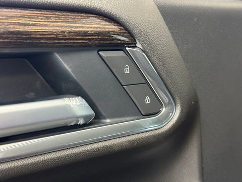 New 2026 GMC Sierra 1500 Elevation image 10