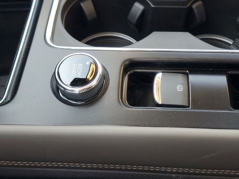 New 2026 Lincoln Corsair Premiere image 24