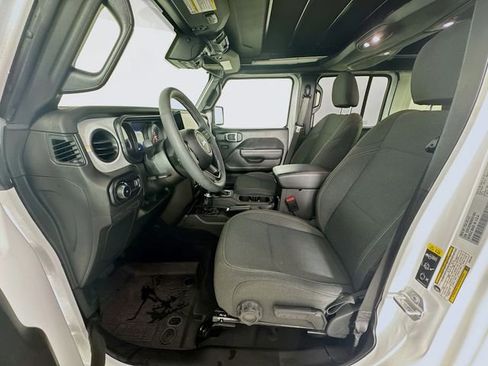 Used 2025 Jeep Wrangler Sport S image 24