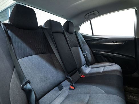 Used 2025 Toyota Camry LE image 32